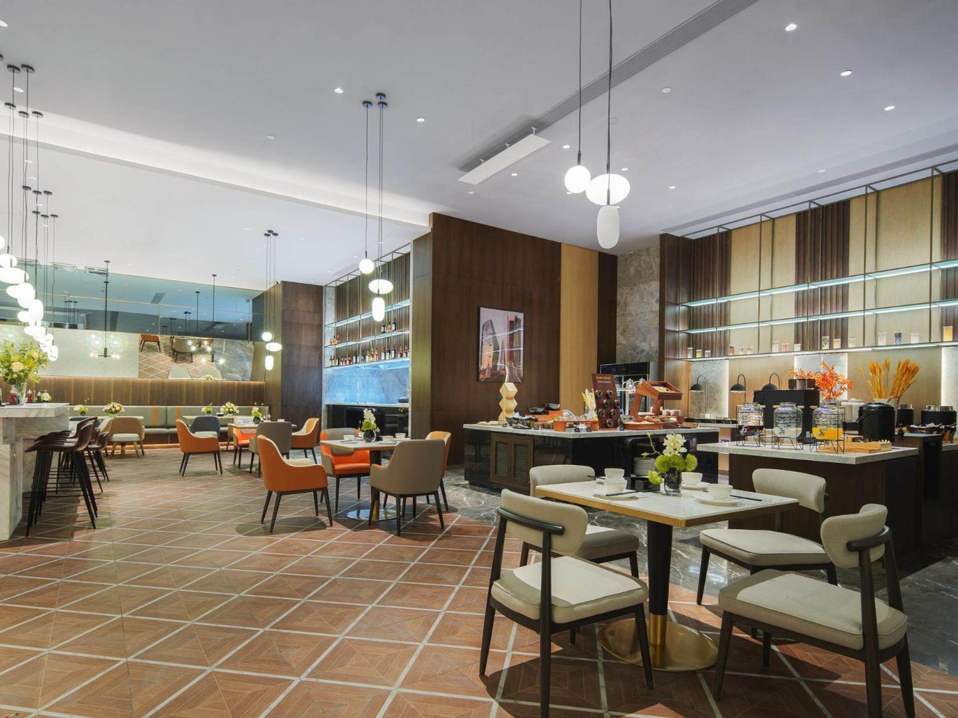Park Inn By Radisson Nanchong Yilong Star City Plaza Εξωτερικό φωτογραφία